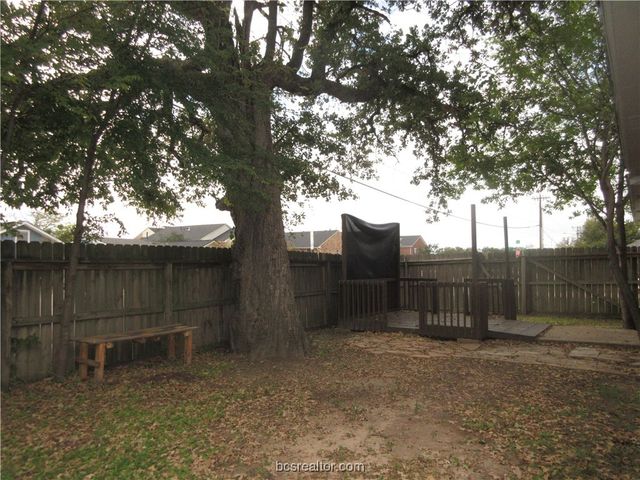 1000 Hardwood Lane, College Station, TX 77840