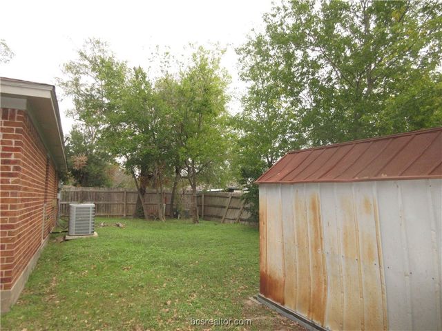 1000 Hardwood Lane, College Station, TX 77840