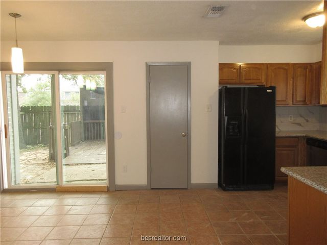 1000 Hardwood Lane, College Station, TX 77840