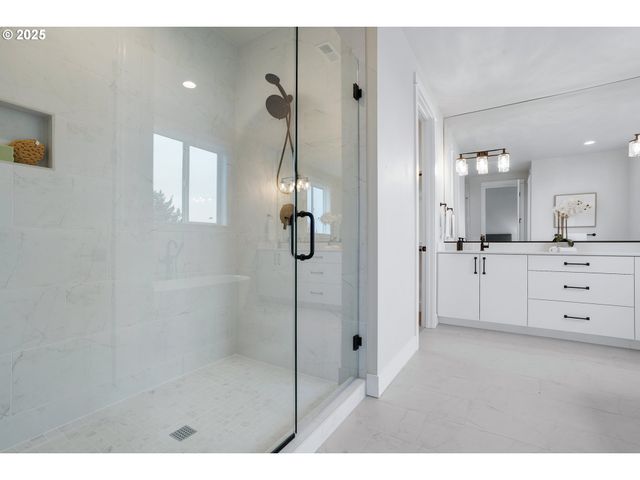 6024 Sw 18TH Dr, Portland, OR 97239