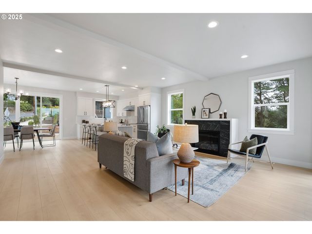 6024 Sw 18TH Dr, Portland, OR 97239