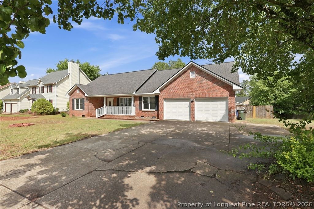 1967 Oakview Drive, Fayetteville, NC 28314 — exterior