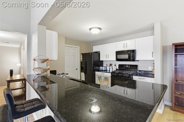 21582 Majestic Drive, Trenton, MI 48183
