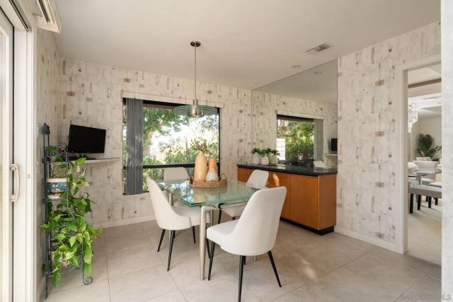 15943 Ranch Hollow Rd, Poway, CA 92064