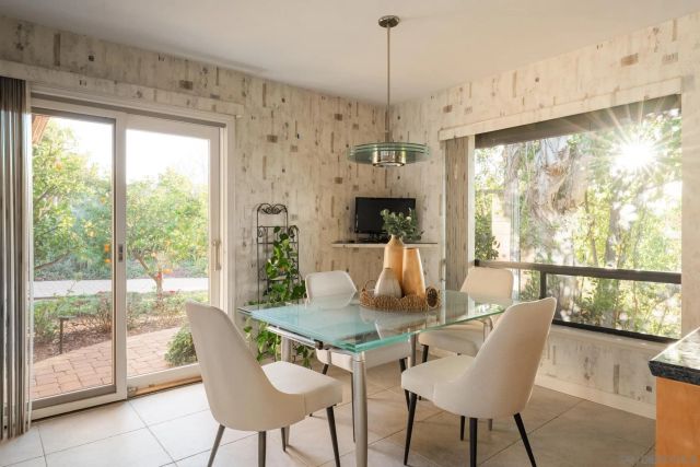 15943 Ranch Hollow Rd, Poway, CA 92064