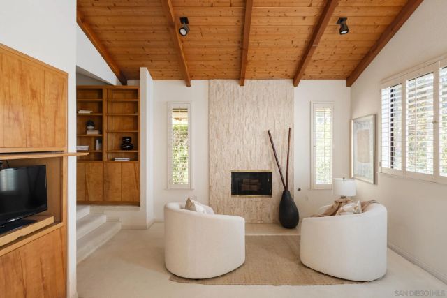 15943 Ranch Hollow Rd, Poway, CA 92064