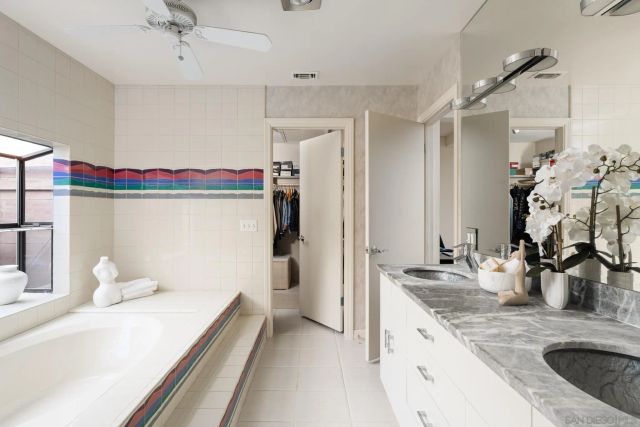 15943 Ranch Hollow Rd, Poway, CA 92064