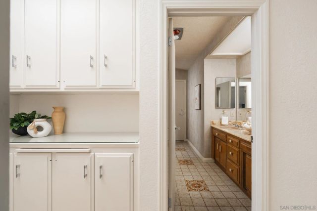 15943 Ranch Hollow Rd, Poway, CA 92064