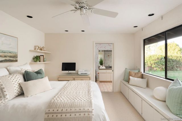 15943 Ranch Hollow Rd, Poway, CA 92064