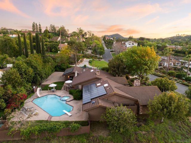 15943 Ranch Hollow Rd, Poway, CA 92064