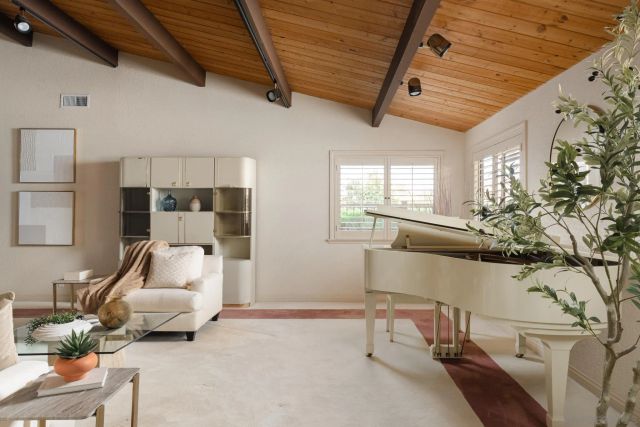 15943 Ranch Hollow Rd, Poway, CA 92064