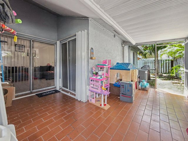 10151 NW 3rd Street, Pembroke Pines, FL 33026