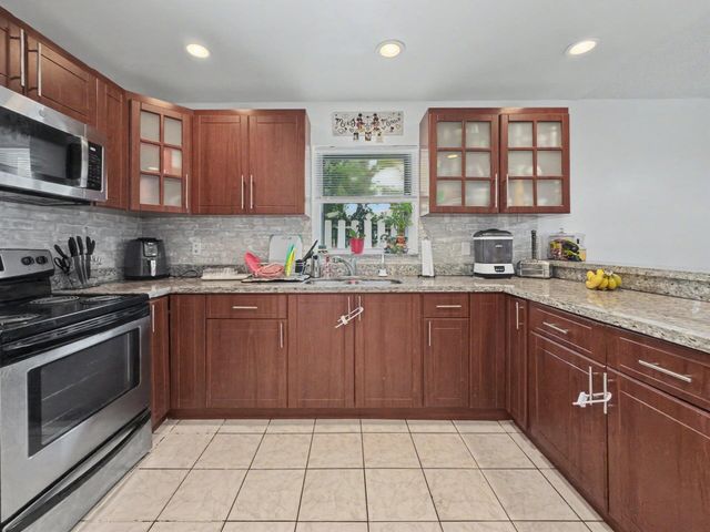 10151 NW 3rd Street, Pembroke Pines, FL 33026