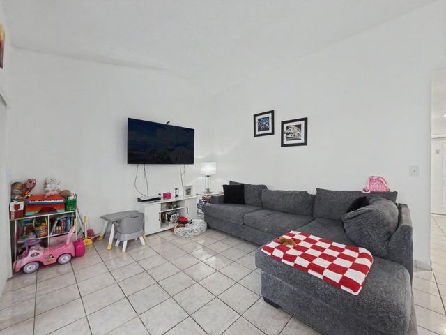 10151 NW 3rd Street, Pembroke Pines, FL 33026