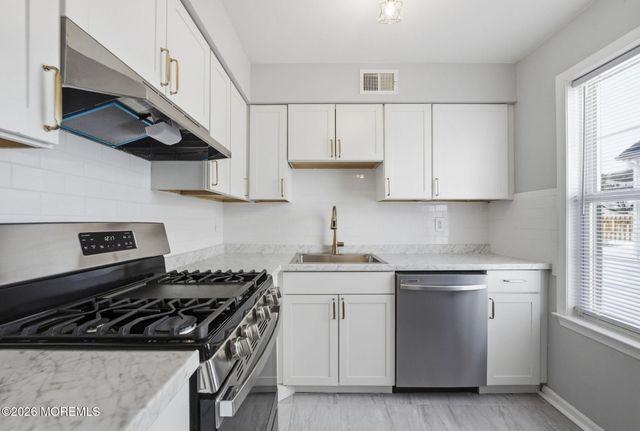 2373 Mount Hood Lane, Toms River, NJ 08753