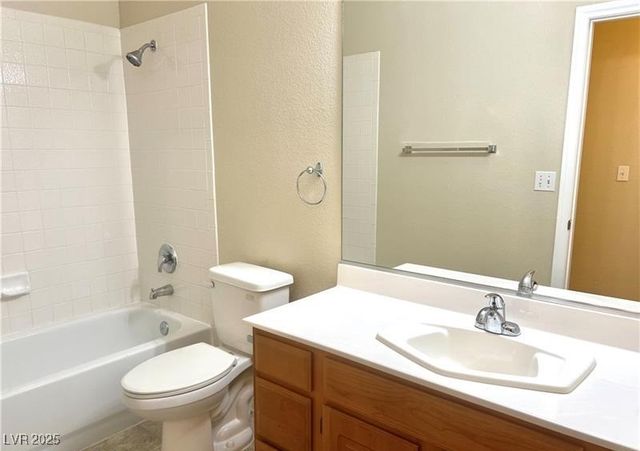 8798 Beacon Harbor Avenue, Las Vegas, NV 89147