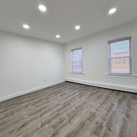 12 Pine St 2, Attleboro, MA 02703