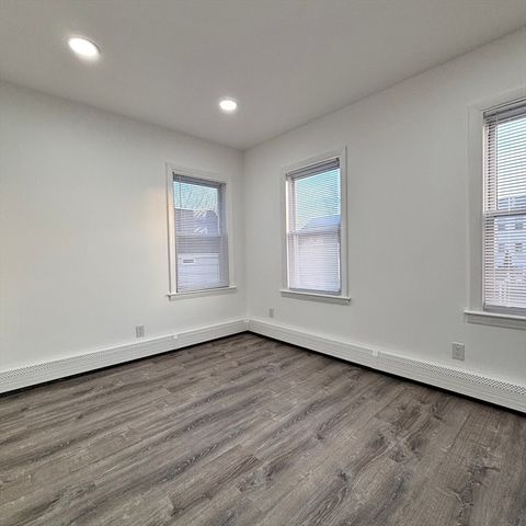 12 Pine St 2, Attleboro, MA 02703