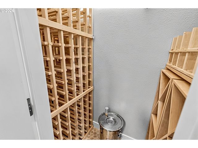 2294 MCLEAN Blvd, Eugene, OR 97405