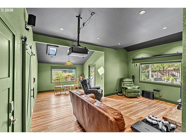 2294 MCLEAN Blvd, Eugene, OR 97405