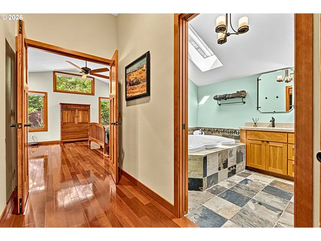 2294 MCLEAN Blvd, Eugene, OR 97405