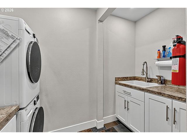 2294 MCLEAN Blvd, Eugene, OR 97405