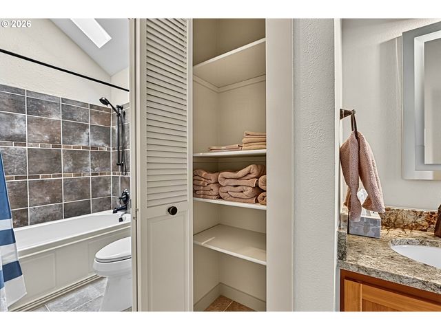2294 MCLEAN Blvd, Eugene, OR 97405