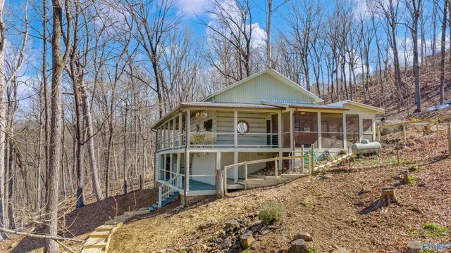1076 County Road 81, Fort Payne, AL 35967