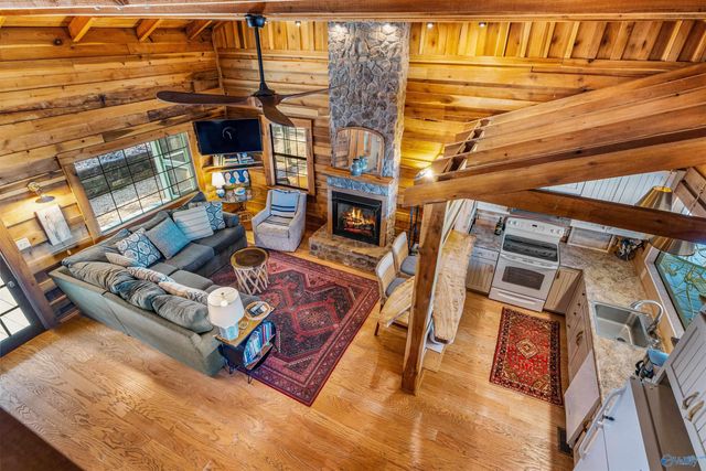 1076 County Road 81, Fort Payne, AL 35967