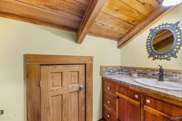 1076 County Road 81, Fort Payne, AL 35967