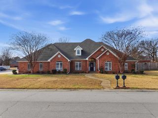 1945 COLUMBIA Drive, Conway, AR 72034