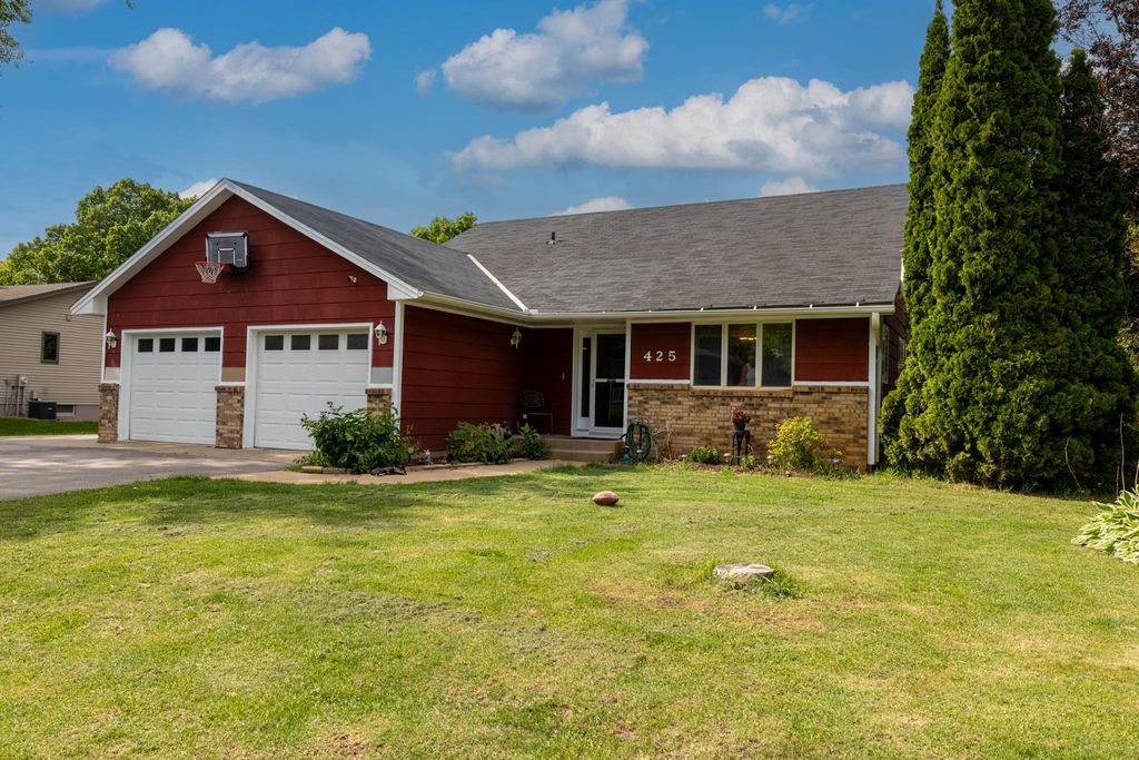 425 Diedrich Drive, Carver, MN 55315