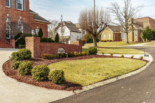 111 Governors Point Blvd, Hendersonville, TN 37075