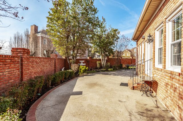 111 Governors Point Blvd, Hendersonville, TN 37075