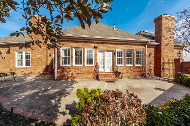 111 Governors Point Blvd, Hendersonville, TN 37075