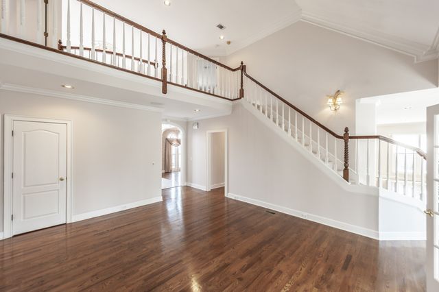 111 Governors Point Blvd, Hendersonville, TN 37075