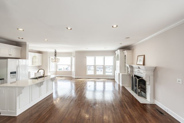 111 Governors Point Blvd, Hendersonville, TN 37075