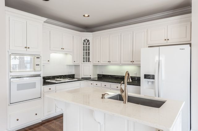 111 Governors Point Blvd, Hendersonville, TN 37075