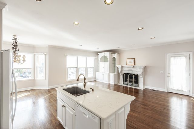 111 Governors Point Blvd, Hendersonville, TN 37075