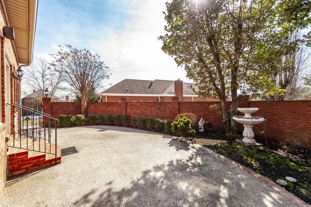 111 Governors Point Blvd, Hendersonville, TN 37075