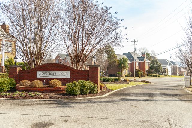 111 Governors Point Blvd, Hendersonville, TN 37075