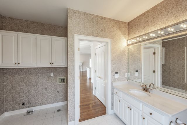 111 Governors Point Blvd, Hendersonville, TN 37075