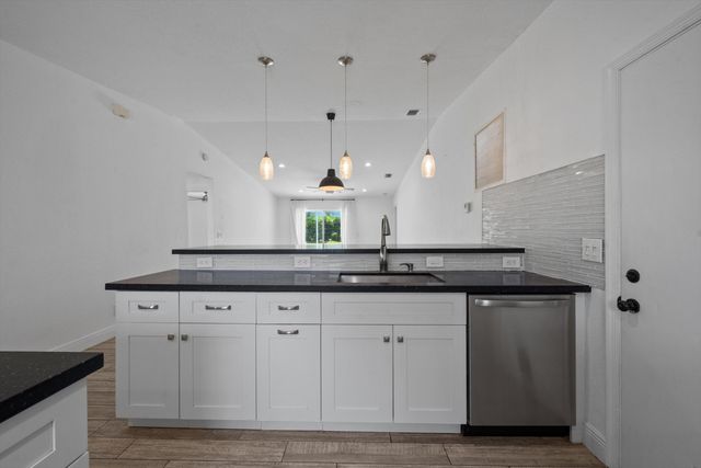 3800 Miramontes Circle, Wellington, FL 33414