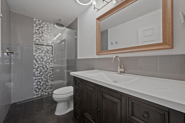 3800 Miramontes Circle, Wellington, FL 33414