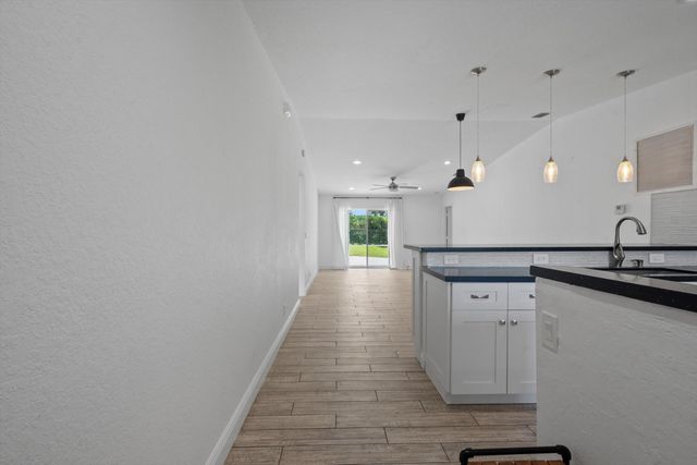 3800 Miramontes Circle, Wellington, FL 33414