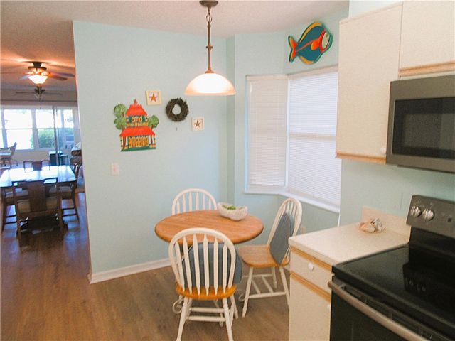 670 E Lake Jasmine Circle 104, Vero Beach, FL 32962