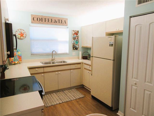 670 E Lake Jasmine Circle 104, Vero Beach, FL 32962