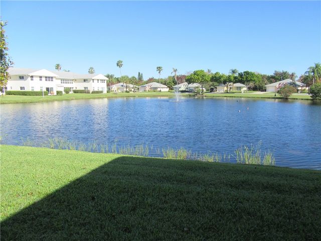 670 E Lake Jasmine Circle 104, Vero Beach, FL 32962