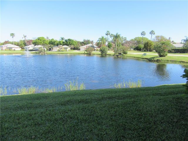 670 E Lake Jasmine Circle 104, Vero Beach, FL 32962