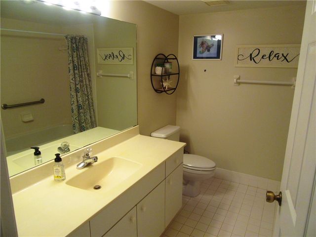 670 E Lake Jasmine Circle 104, Vero Beach, FL 32962